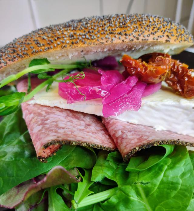 SALAMI & BRIÉ SPECIAL